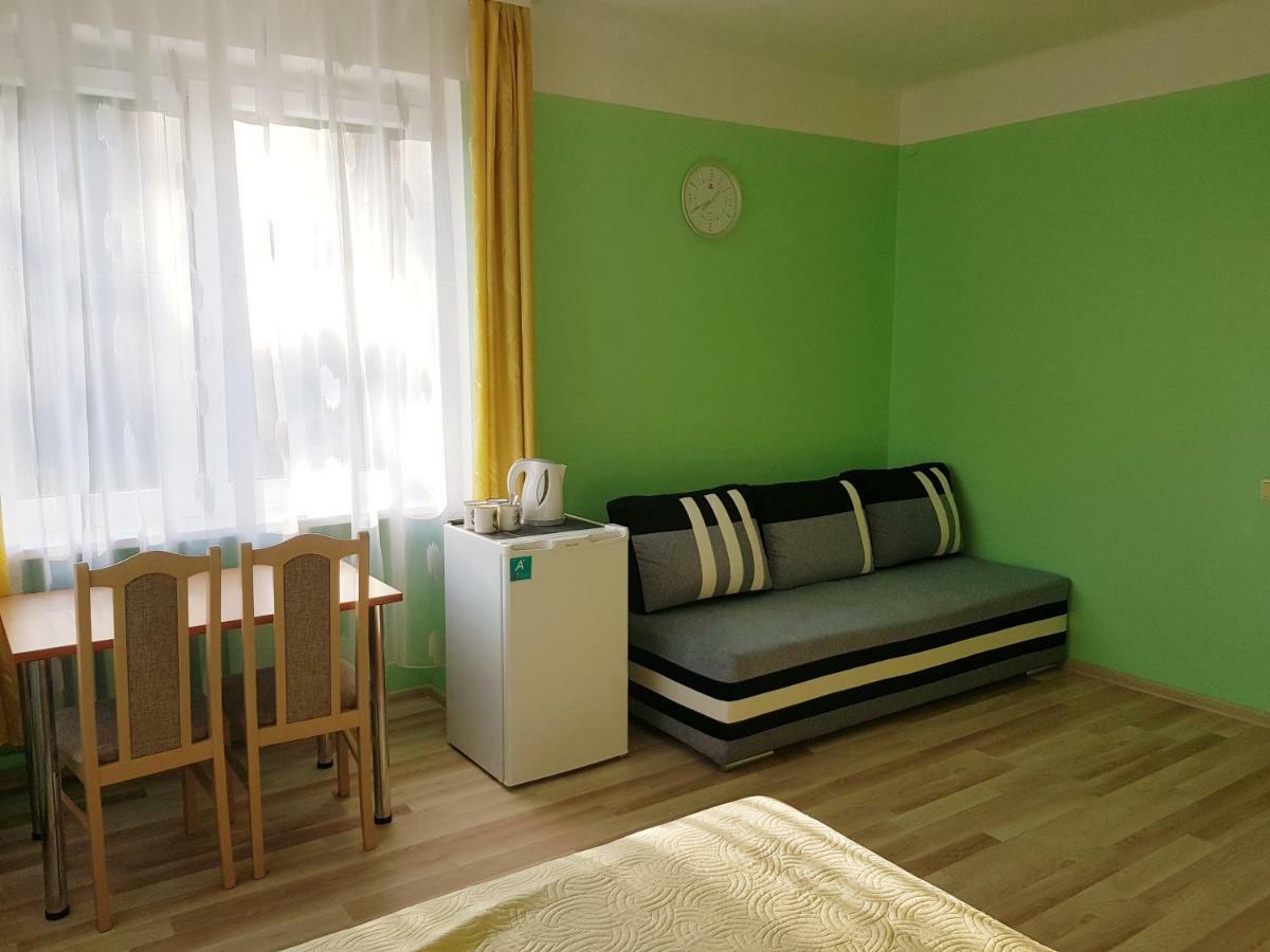 Neringa Guest House Palanga Buitenkant foto